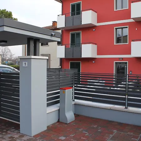 شقة Residenza Somma سوماكامبانا
